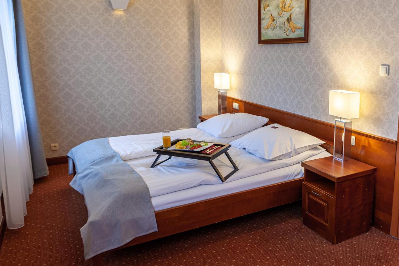 Eurohotel Сважендз Экстерьер фото
