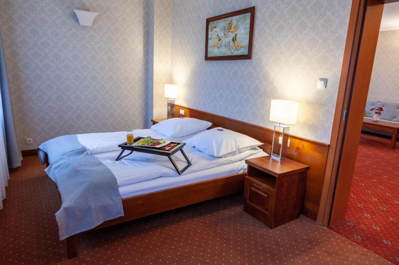 Eurohotel Сважендз Экстерьер фото