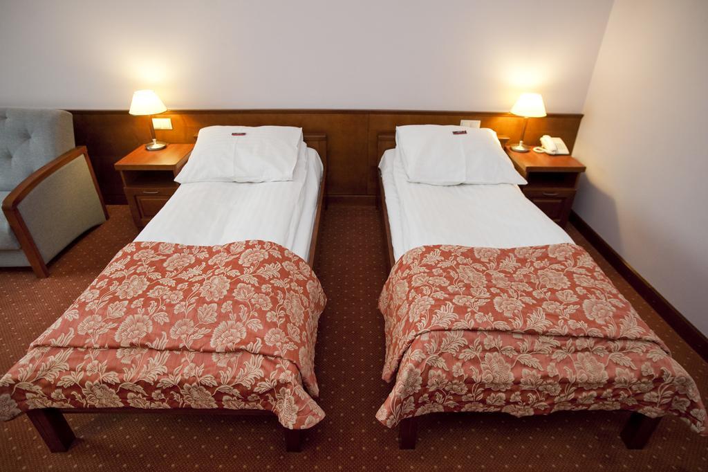 Eurohotel Сважендз Экстерьер фото