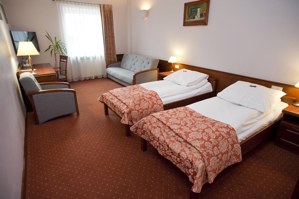 Eurohotel Сважендз Экстерьер фото